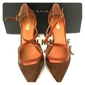 Tahari suede leather heels Size 9 1/2